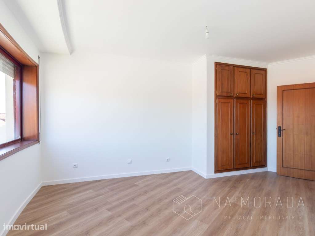Apartamento T4 renovado para venda em Escapães, Santa Maria da Feira-10