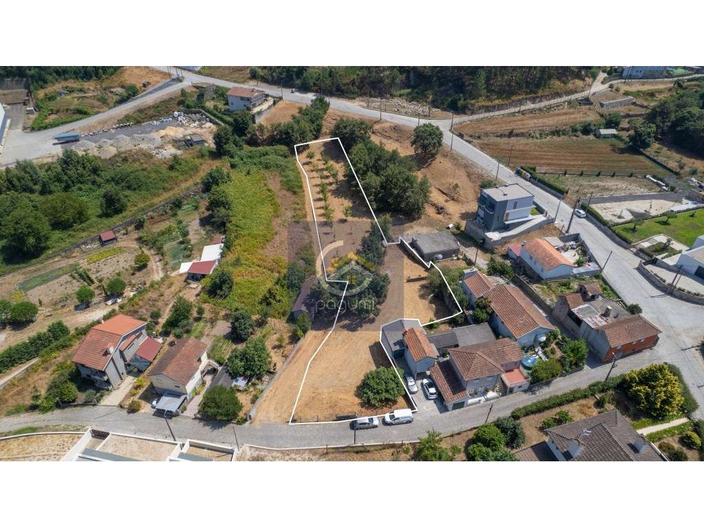 Terreno urbano em Penafiel - Potencial, localização e versatilidade - Grande imagem: 2/15