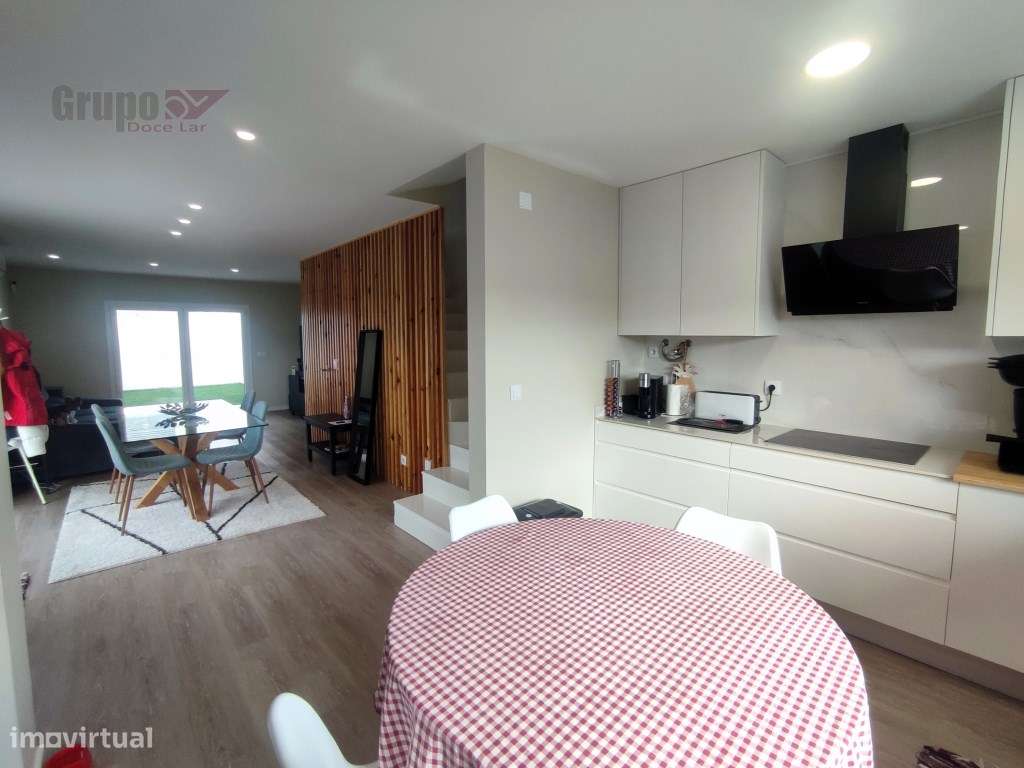 Moradia Geminada T3 Triplex, com Garagem e como Nova em Quinta do C...-9