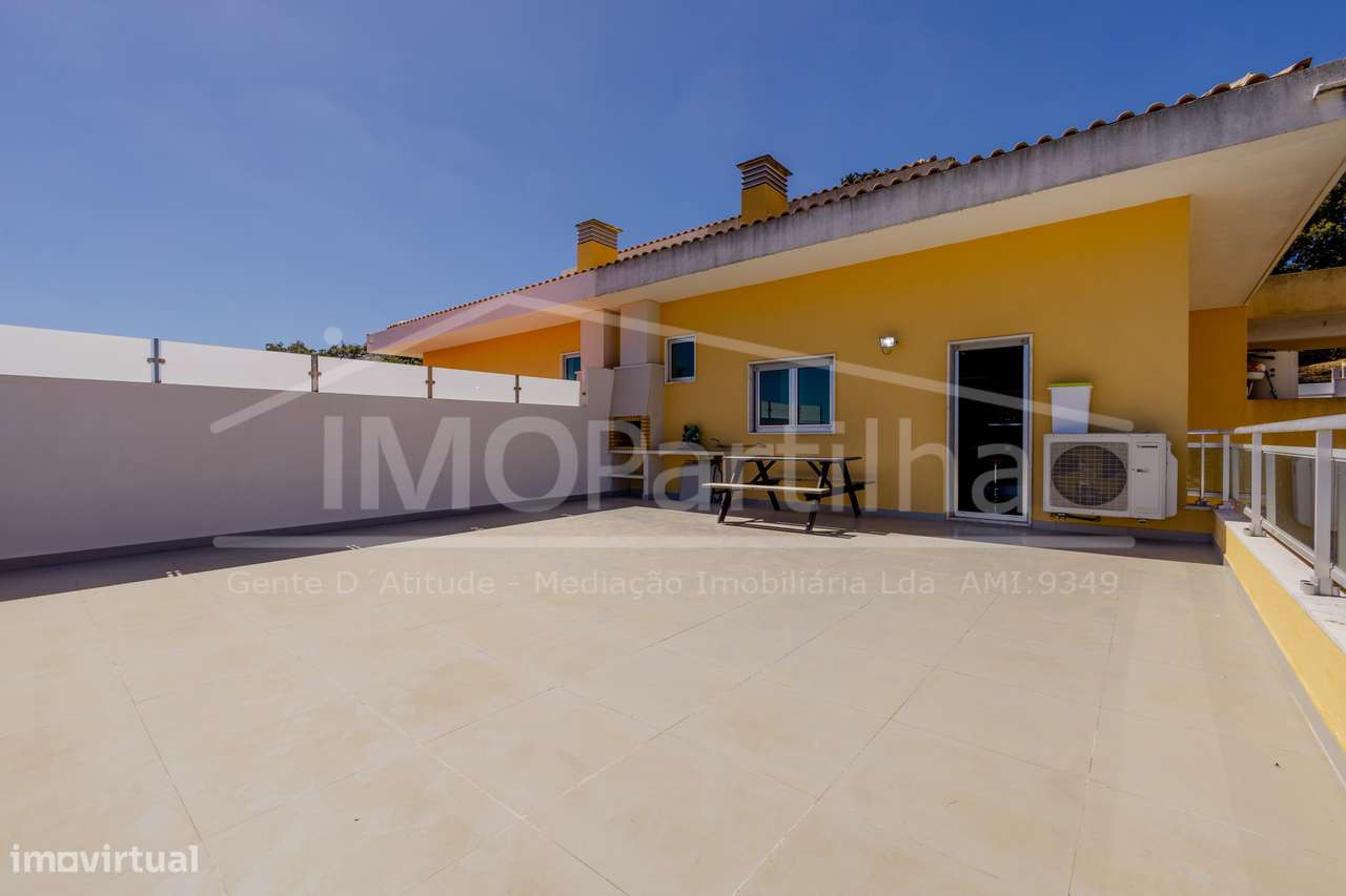 Moradia T5 C/ Piscina e campo de Basketball - Sintra-8