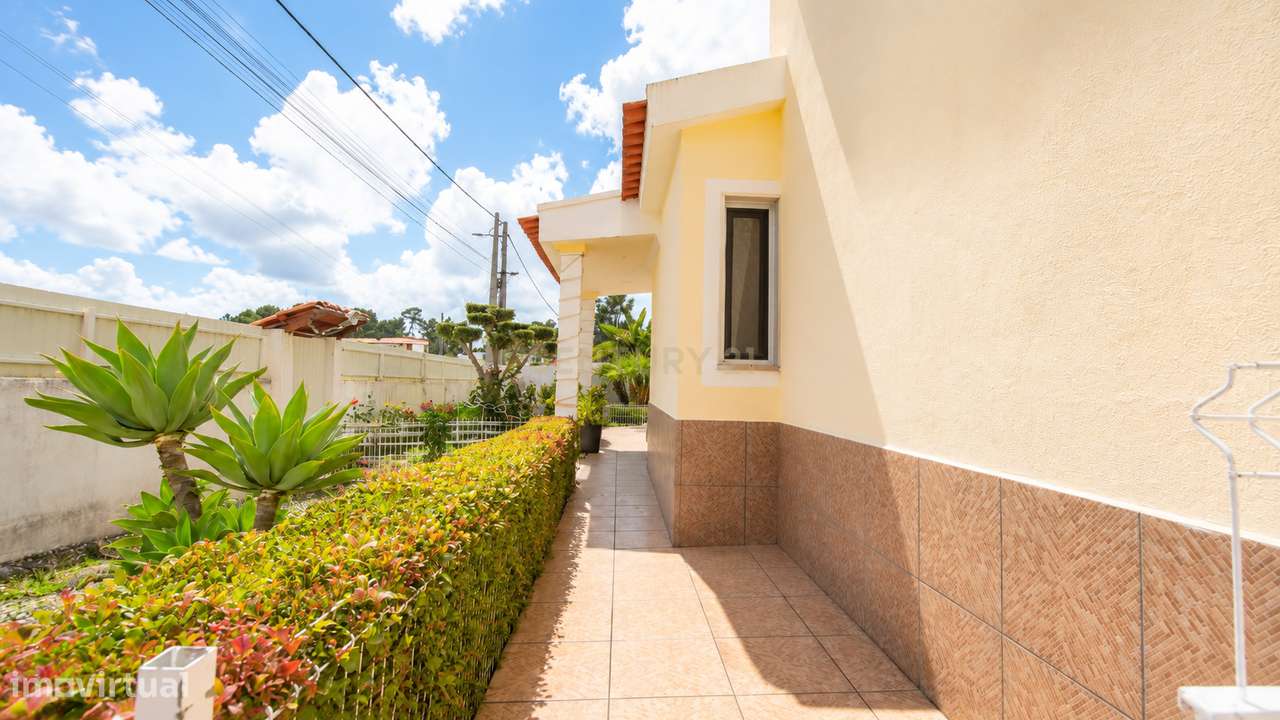 Moradia T3 em lote de 936m2 em Vila Alegre, Fernão Ferro-37