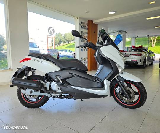 Yamaha X-Max - 6