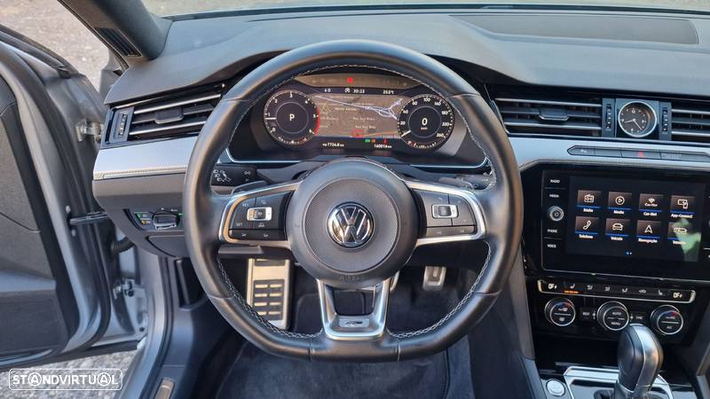 VW Passat Variant 1.6 TDI Highline DSG - 21