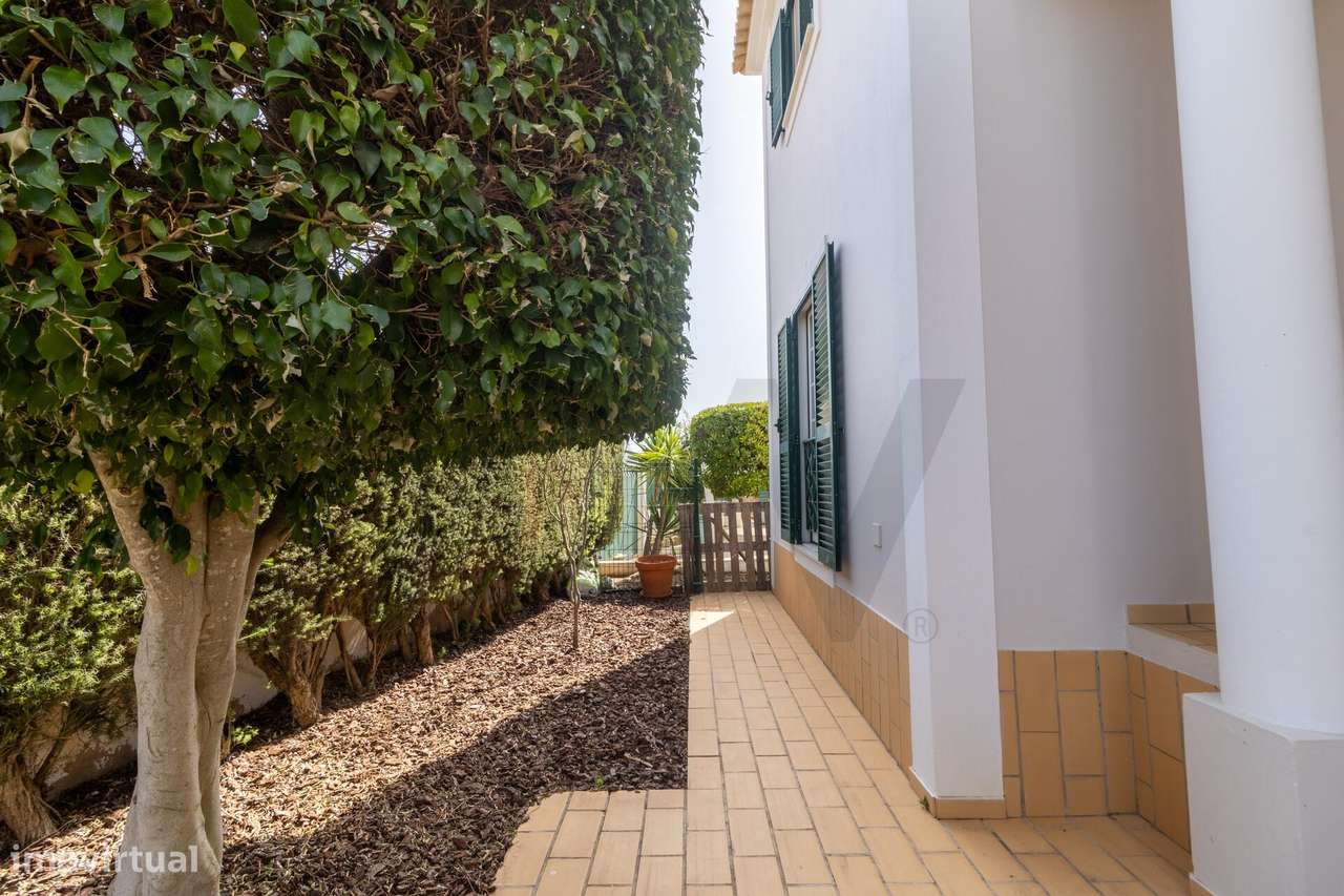 Exclusivo em Alvor: Moradia Isolada T5 com Máxima Privacidade e Confor - Grande imagem: 5/60