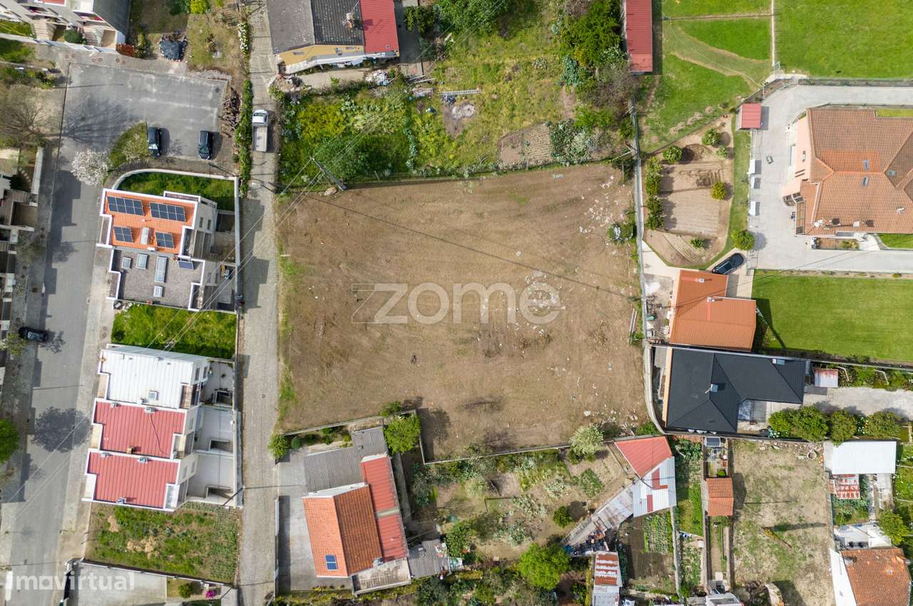 Terreno Urbano com projeto aprovado para moradia T4 térrea OASI