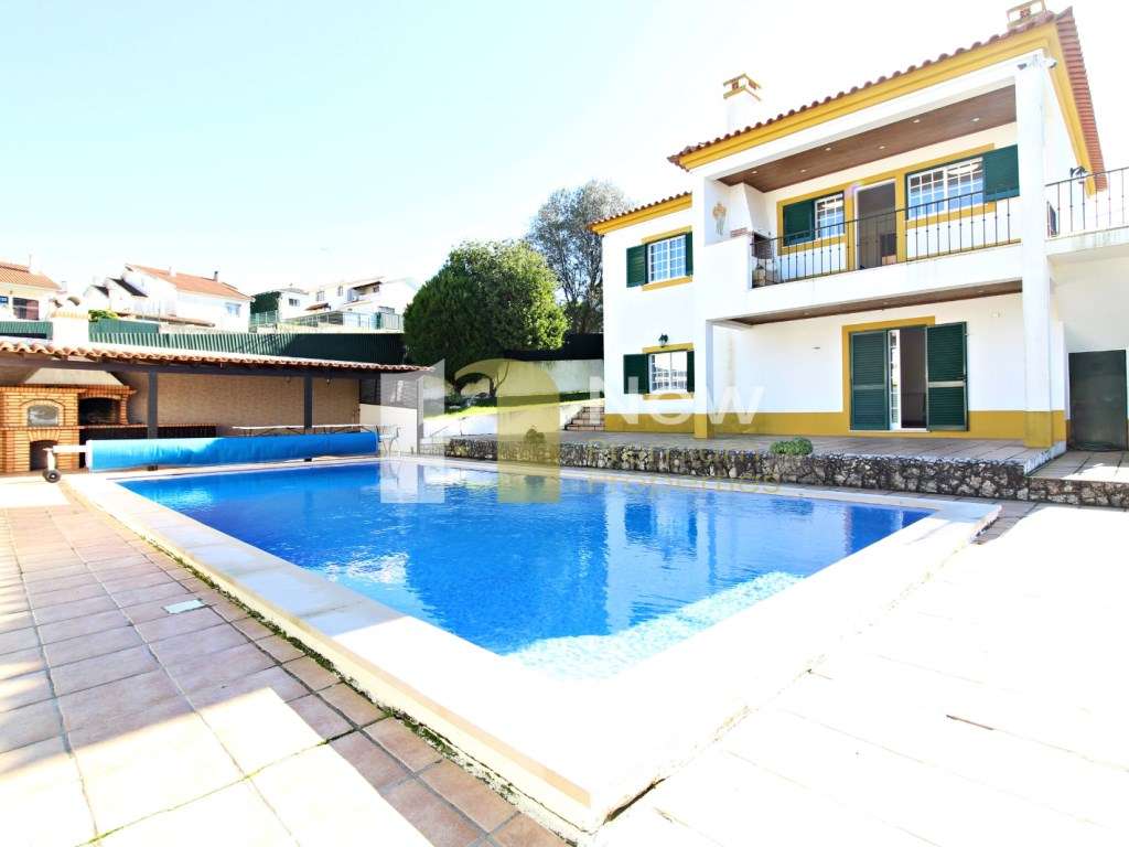 Moradia isolada com 600m2 de terreno com fantástica piscina-45
