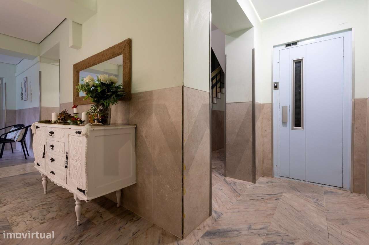 Para Locação: Apartamento T4 Estimado e Luminoso na Praceta da Amizade - Grande imagem: 2/21