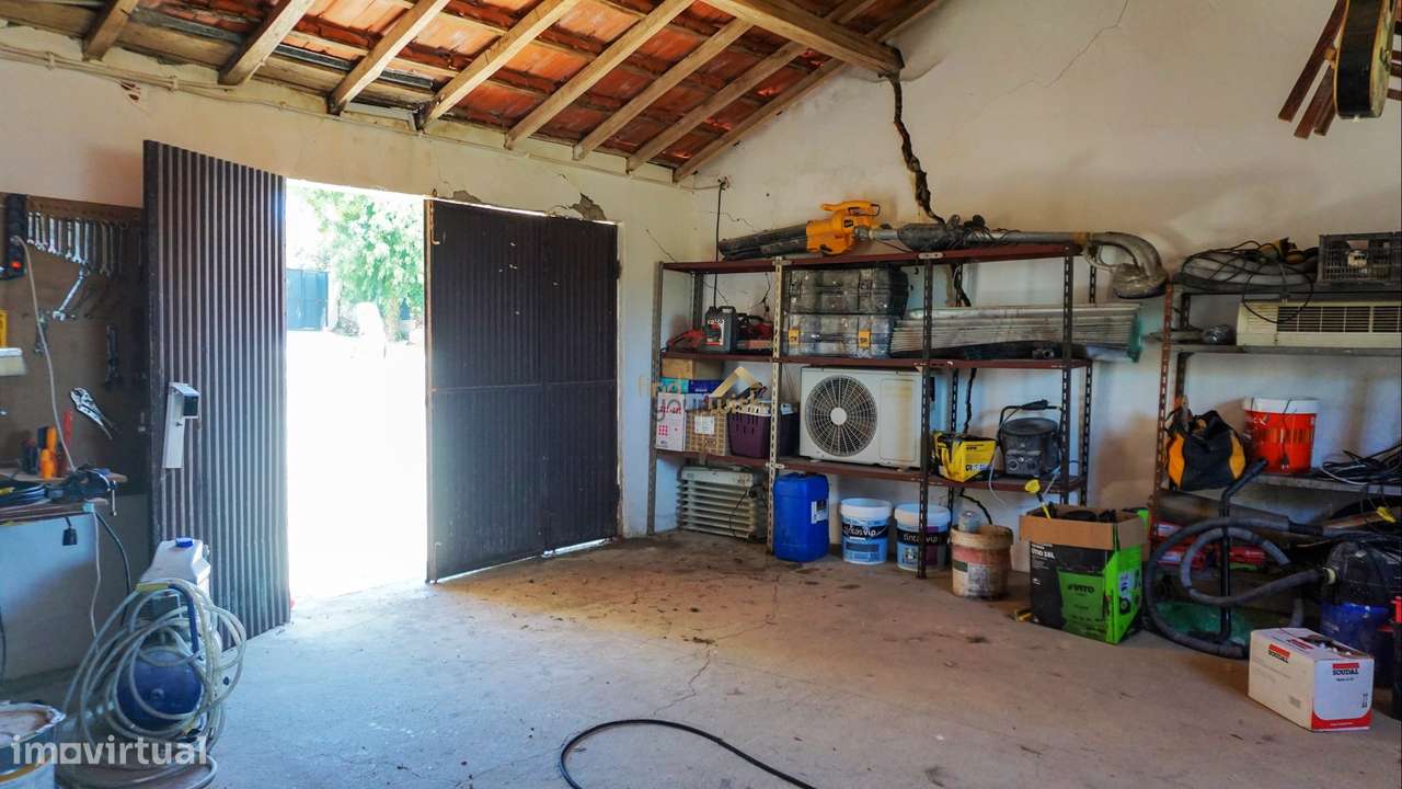 Quintinha Renovada com Terreno de 14.760 m² em Carvalhal, Turquel-18