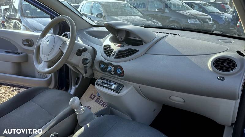 Renault Twingo 1.2 60 Authentique - 8