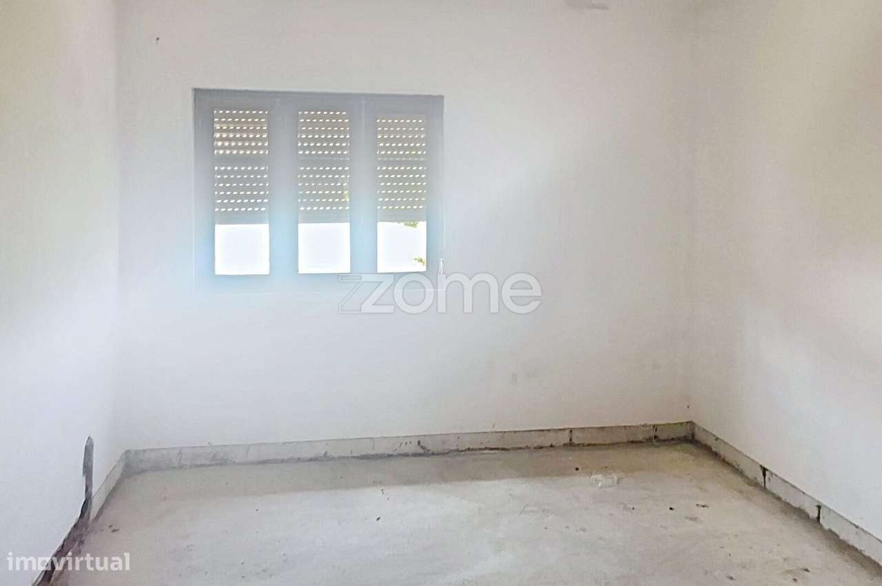 Moradia para remodelar em Almalaguês-6