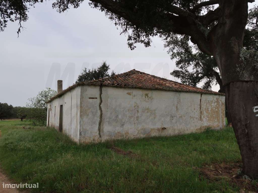 Quinta em excelente localização-4