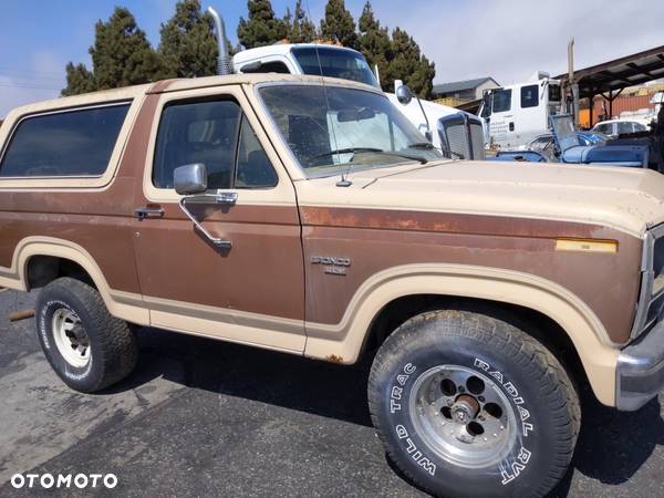 Ford Bronco - 2