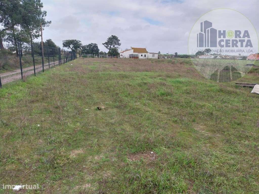 Terreno na Quinta do Anjo!-1