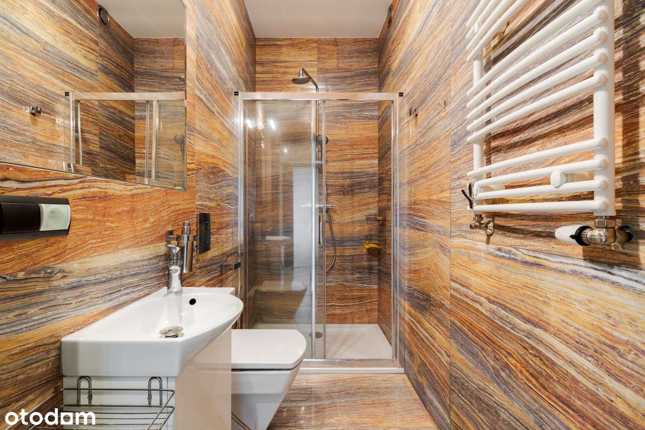 Wolnostojący dom z użytkowym poddaszem i ogrodem-13