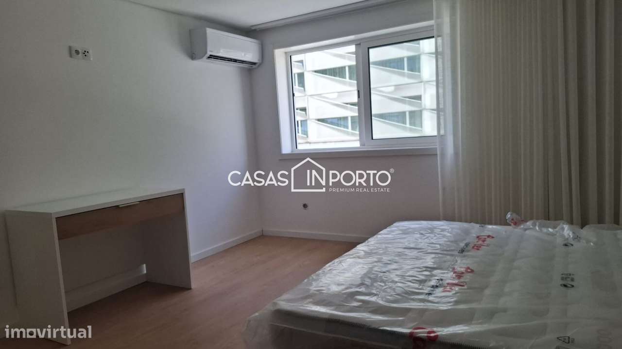 Moradia Triplex T2 com Terraço - Localização Premium junto à Lapa,-29