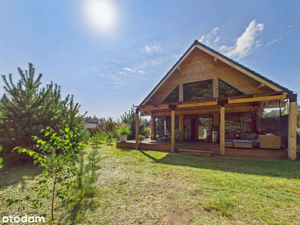 Dom z drewnianego bala-0