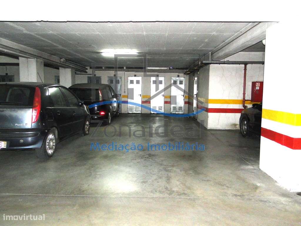 Apartamento T3 Duplex com parqueamento 2 carros - Alenquer-28