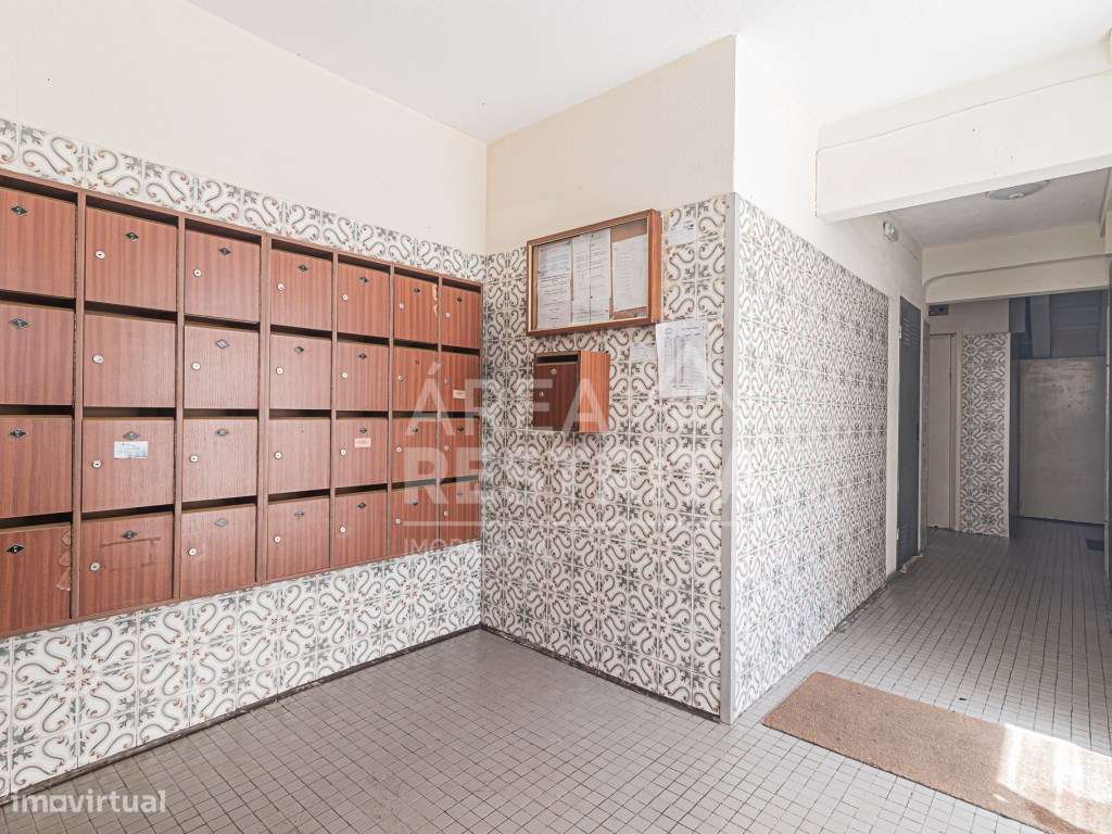 Apartamento T2+ 1 em Corroios.-29