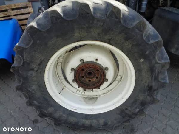 Felgi 14x28 420/70R28 New Holland TM140 - 1