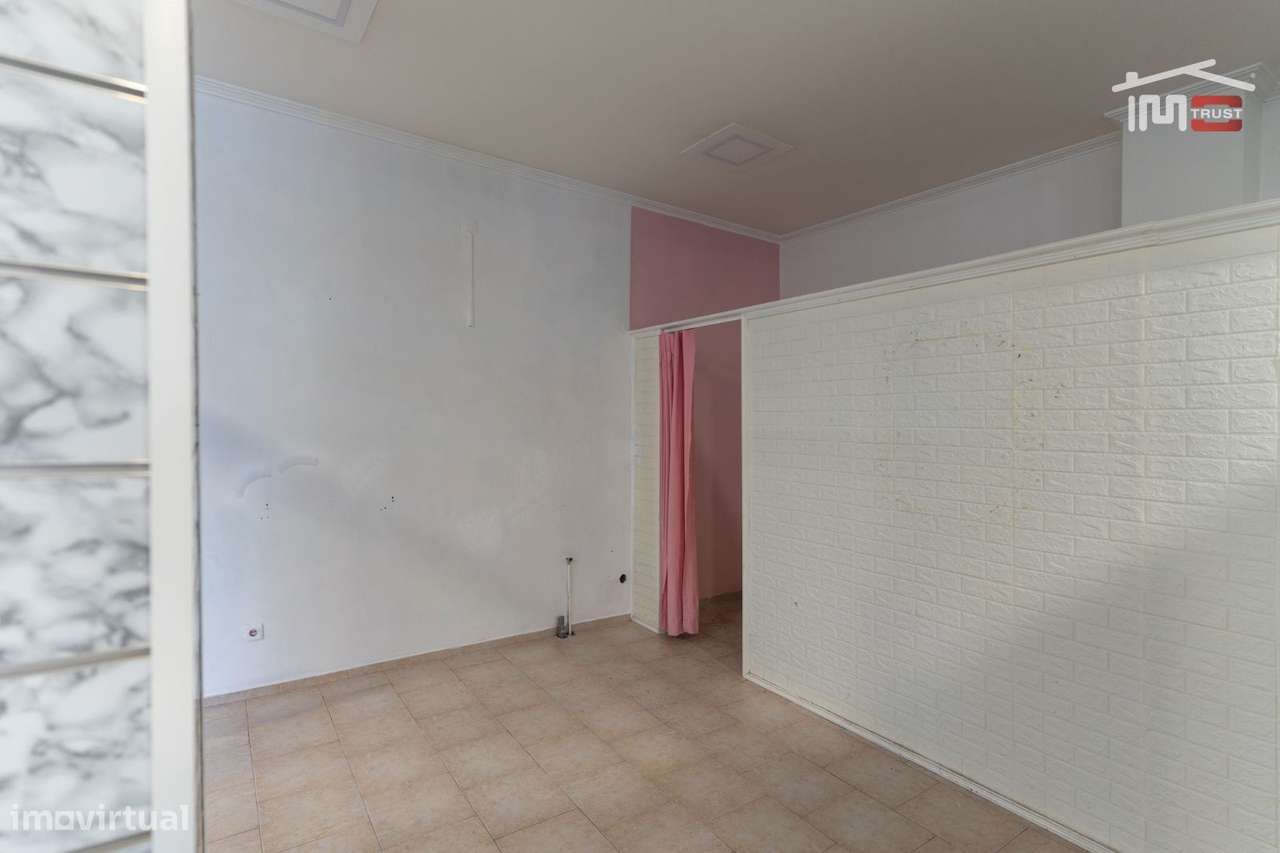 Loja em centro comercial, para arrendamento, Ourém - Fatima - Grande imagem: 3/9