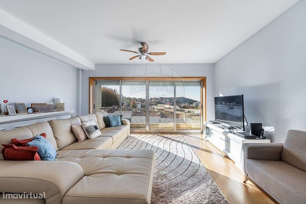 Apartamento T3 para Venda – Rua Amália Rodrigues, Fraião - Grande imagem: 2/35