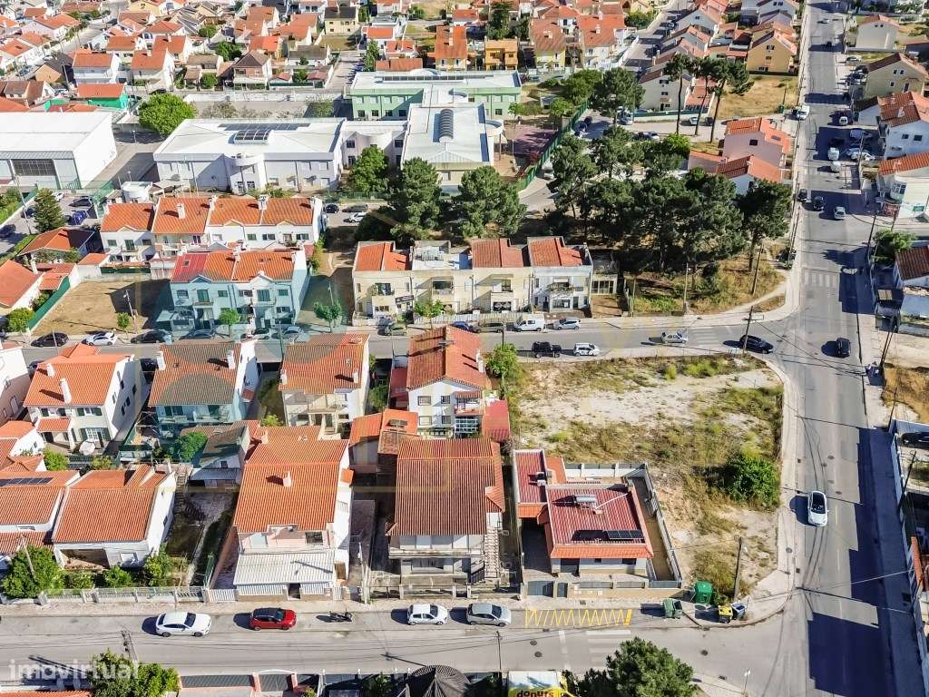 Andar de Moradia T3 com Entrada Independente e Espaço Exterior na Q...-43