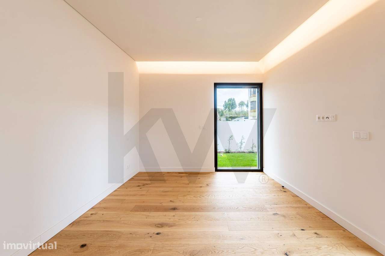 Apartamento T4 com Jardim e Piscina na Parede – Cascais-30