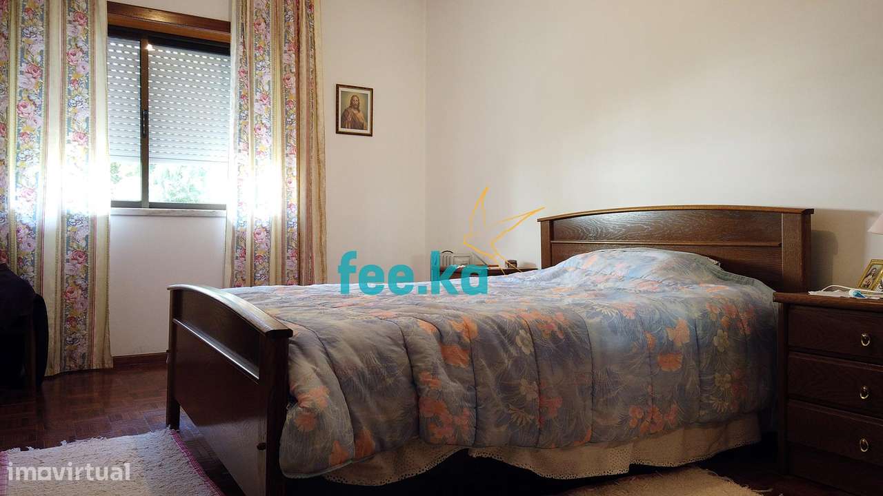 Apartamento T4 com Garagem-17