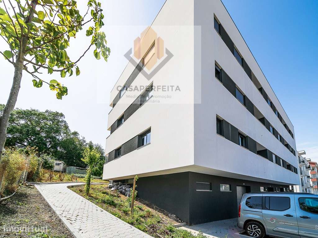 Apartamento T2 Novo com Varanda e Lugar de Garagem - Pedroso-31