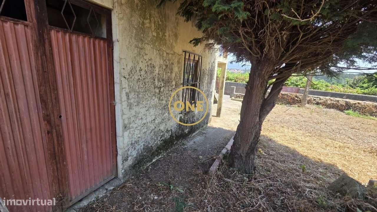 Moradia T4 para Restauro em Lousado com Projeto Aprovado-45