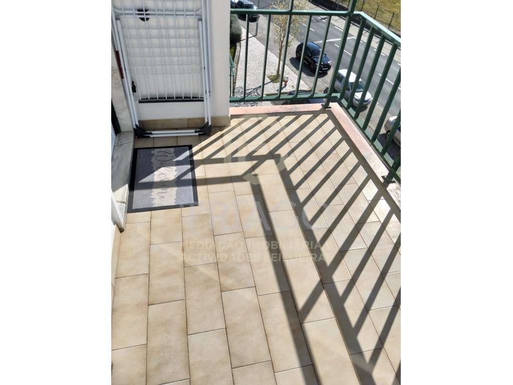Apartamento T3 com Varanda e 2 Marquises com Excelente área - Exclu...-19