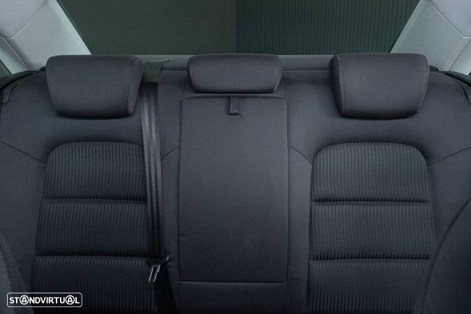 Audi A4 2.0 TDI Exclusive - 19