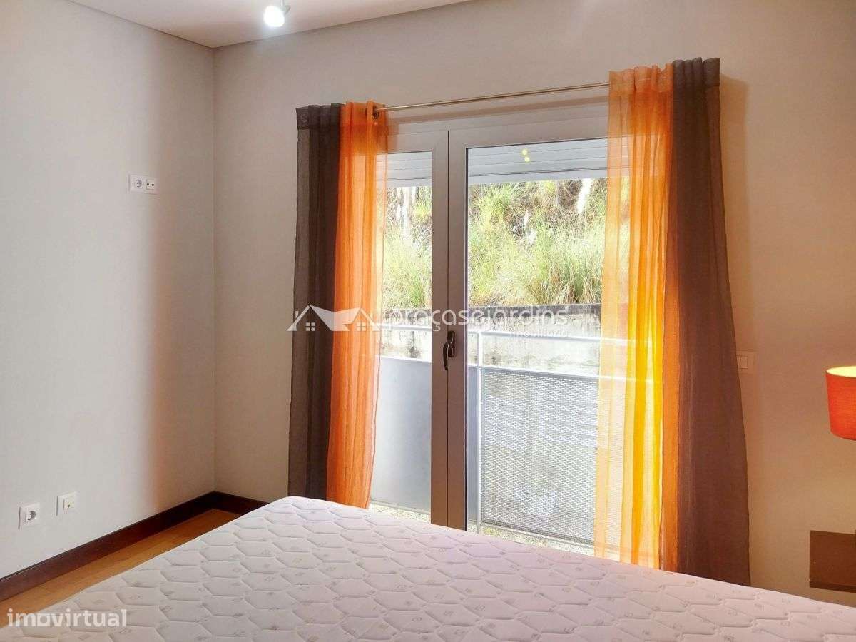 Apartamento T1 Mobilado e Equipado-13