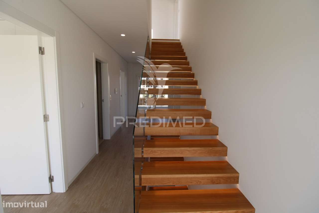 Moradia T4 - Sobreda - Grande imagem: 5/38