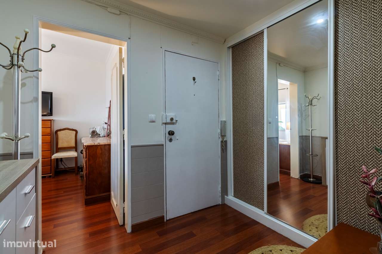 Apartamento T2+1 com Vista Desafogada | Cacém-31