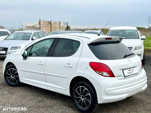Peugeot 207 1.4 E Premium - 5