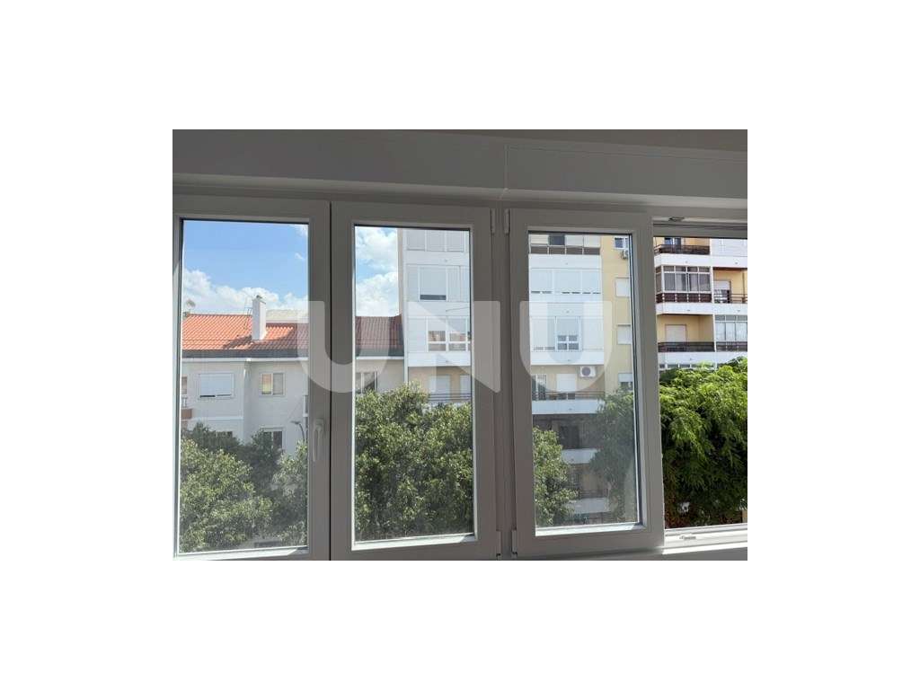 Apartamento T2 na Amadora com muita luminosidade-7