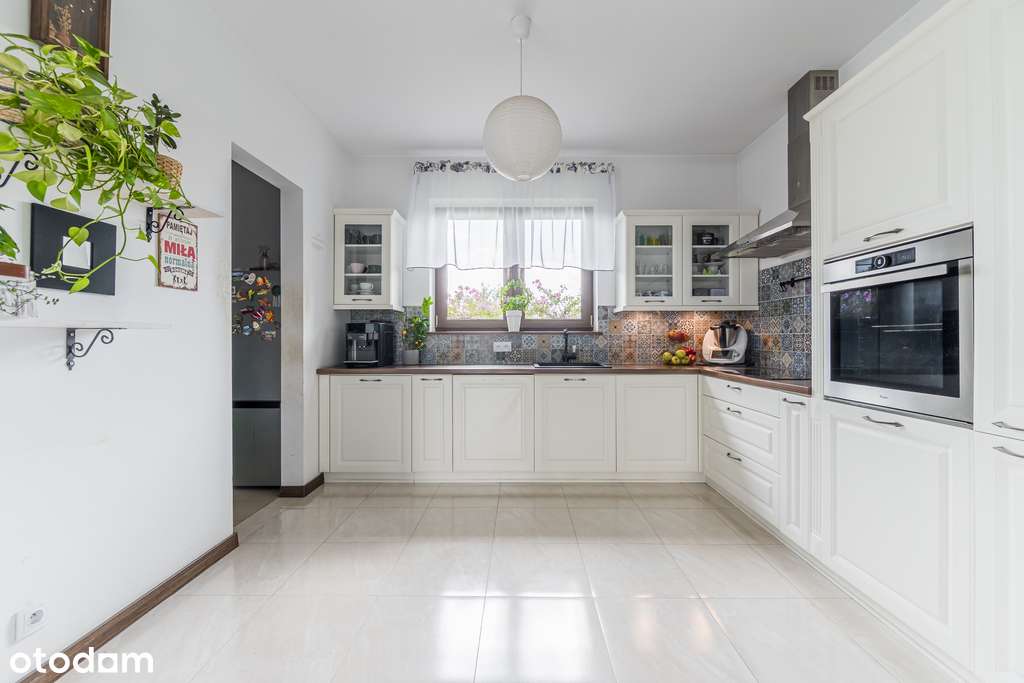 Przestronny dom wolnostojący z ogrodem-4