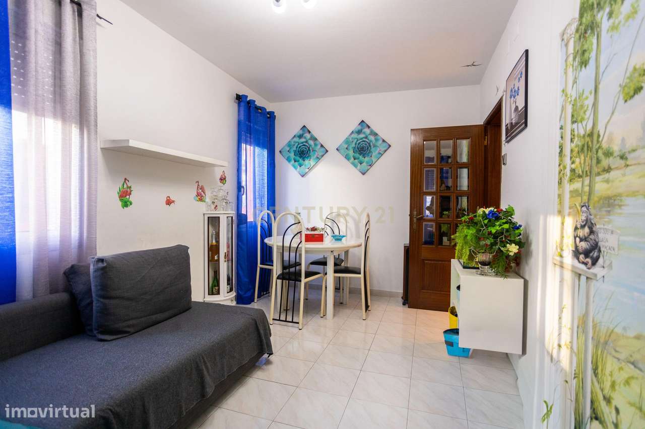 Apart. T2 com 61 m2 em Santo António dos Cavaleiros – Praceta Manuel F-2