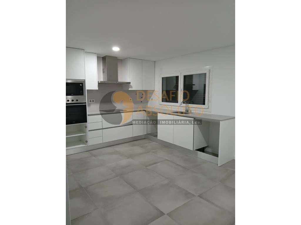 Moradia Geminada T3 c/ Pérgula. Fernão Ferro - Grande imagem: 5/16