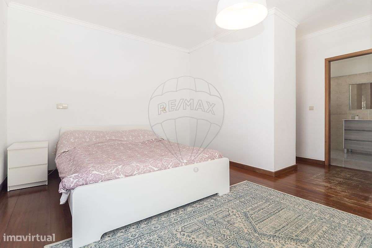 Moradia T4 com 570 m² de Terreno em São João das Lampas-12