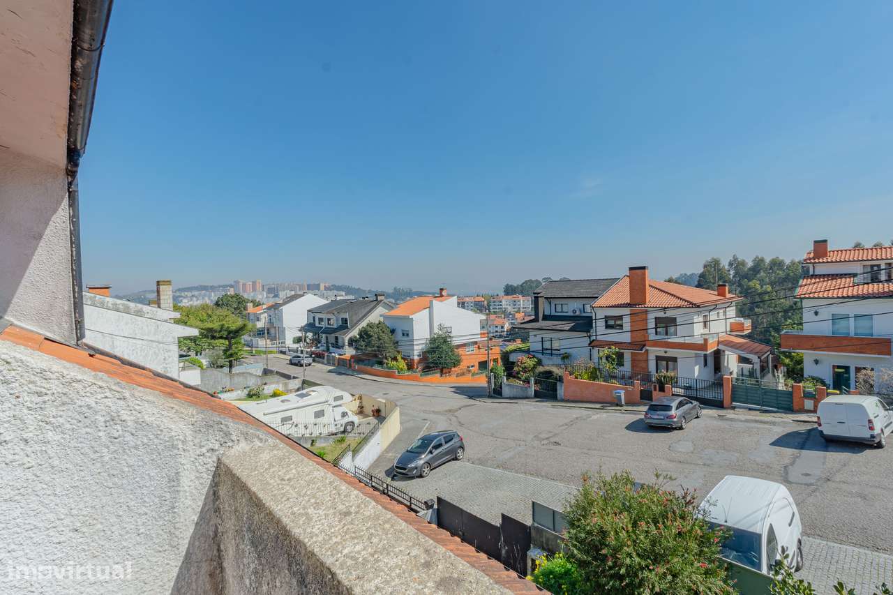 T3 Geminada com jardim, terraço e garagem em Canelas-20