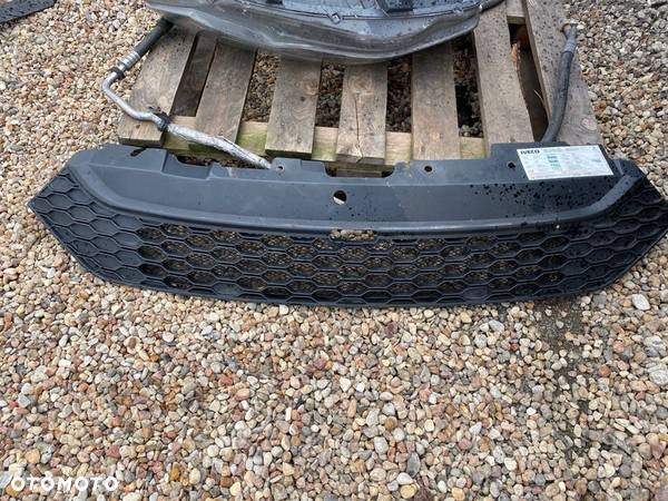 Iveco Daily 3,0 HPI 16r Euro 5 grill atrapa - 1