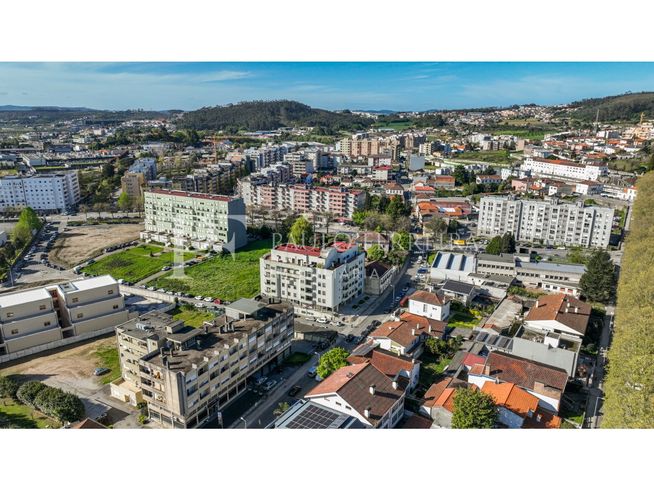 Apartamento T6 no centro de Famalicão-7