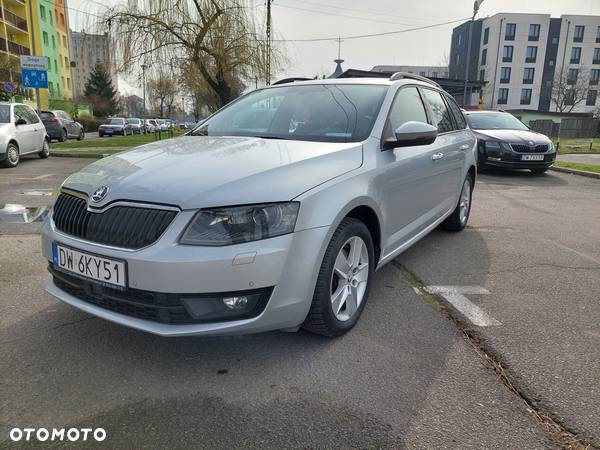 Skoda Octavia 2.0 TDI Ambition DSG - 1