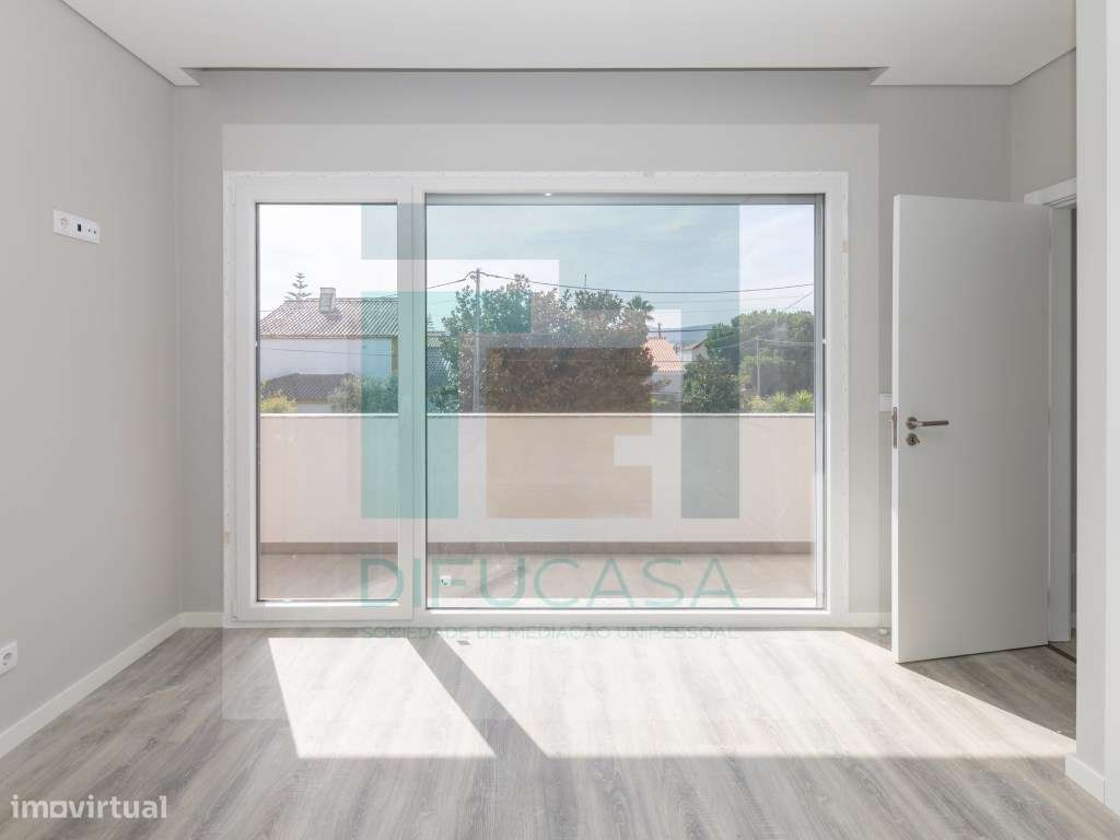 Moradia Isolada T4 Duplex com Piscina e Garagem-51