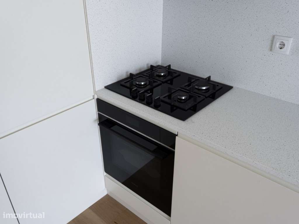 Apartamento T2 Novo no Seixal Baía com Terraço e Estacionamento-26