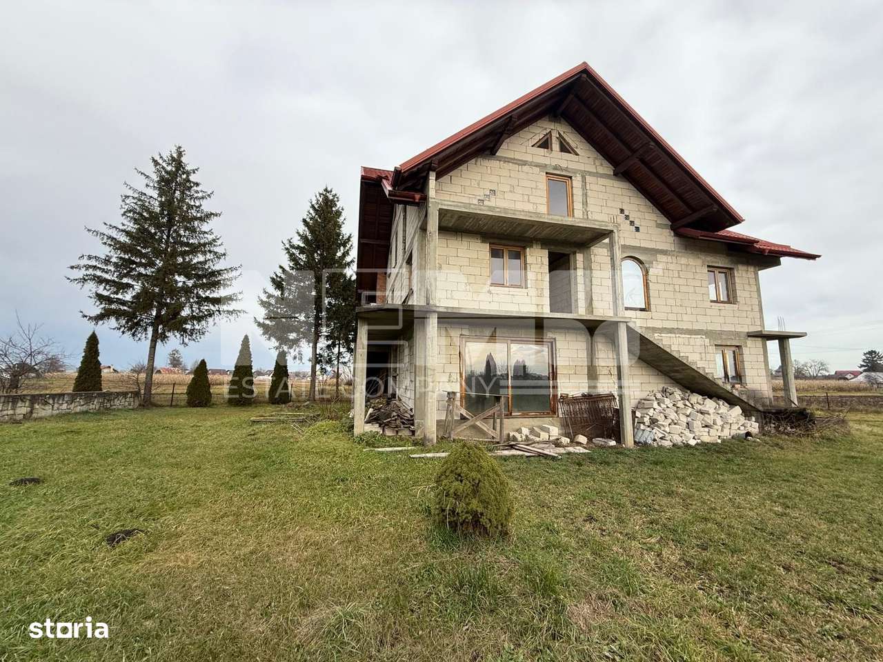 VAND CASA LA ROSU | 2010 | - Imagine principală: 5/10