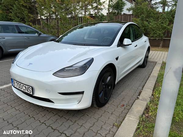 Tesla Model 3 - 1