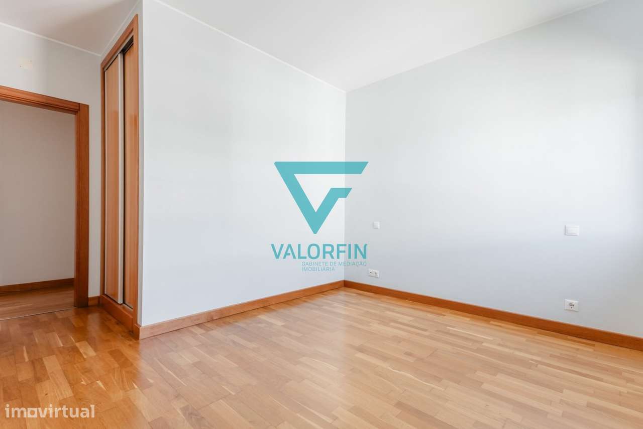 APARTAMENTO T3 com vista para o Mosteiro da Batalha-14